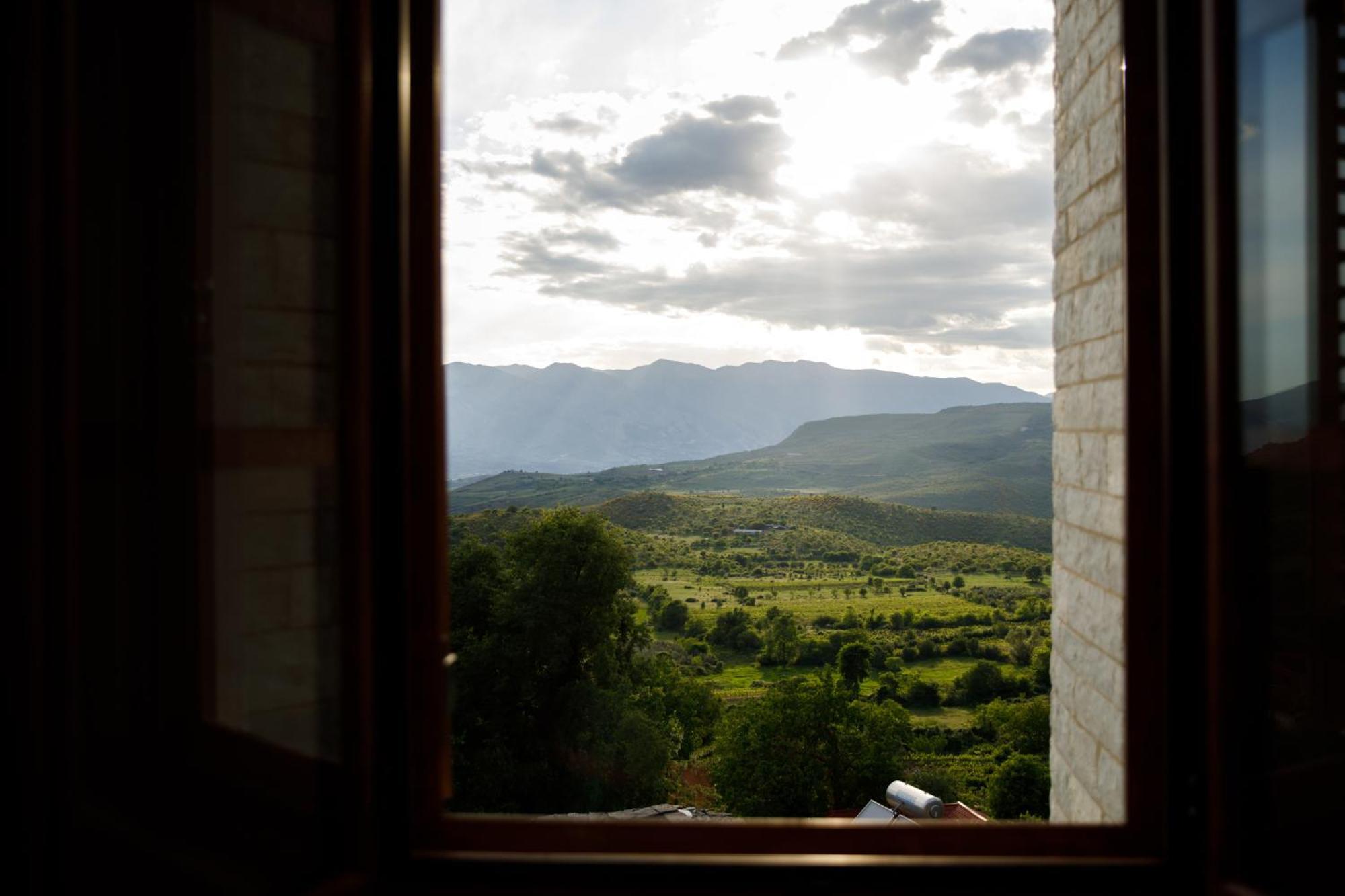 Bujtina Sophie Otel Libohove Dış mekan fotoğraf
