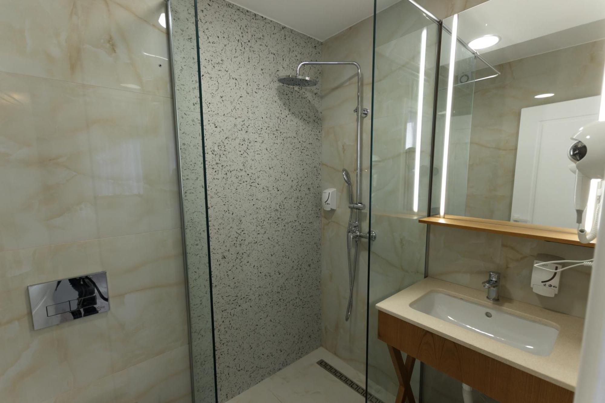 Bujtina Sophie Otel Libohove Dış mekan fotoğraf