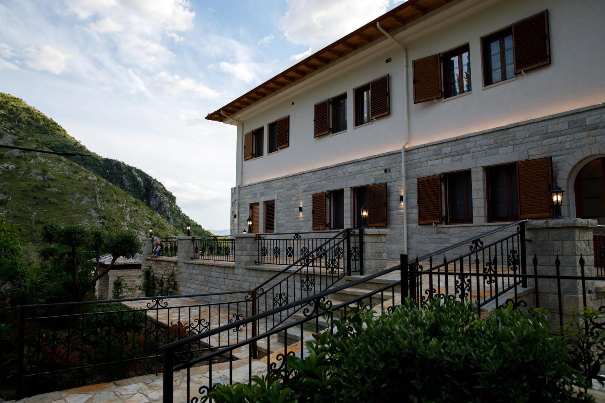 Bujtina Sophie Otel Libohove Dış mekan fotoğraf