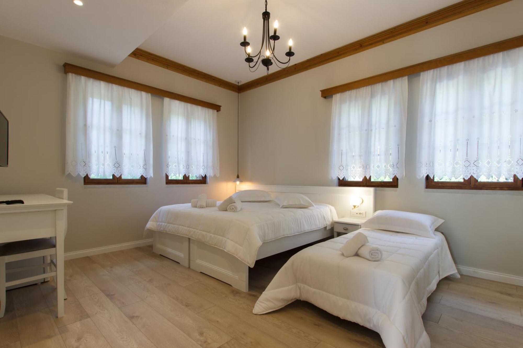 Bujtina Sophie Otel Libohove Dış mekan fotoğraf